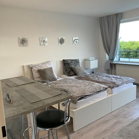 Wohlfuehlwohnung In Halstenbek Екстериор снимка